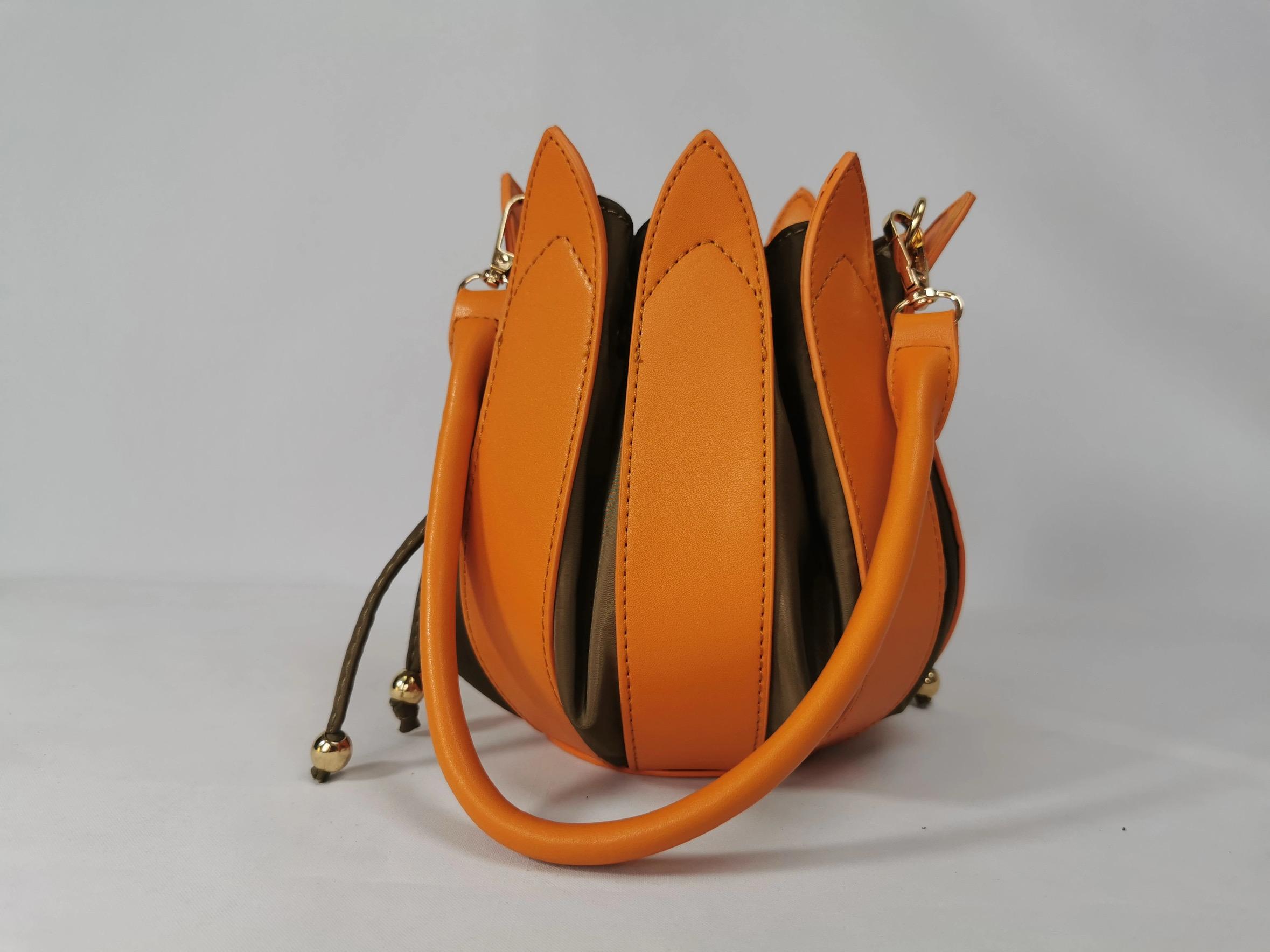 Tulip Bag — strap detail